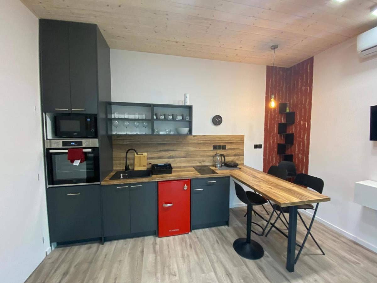 Tiny House Lägenhet Pardubice Exteriör bild