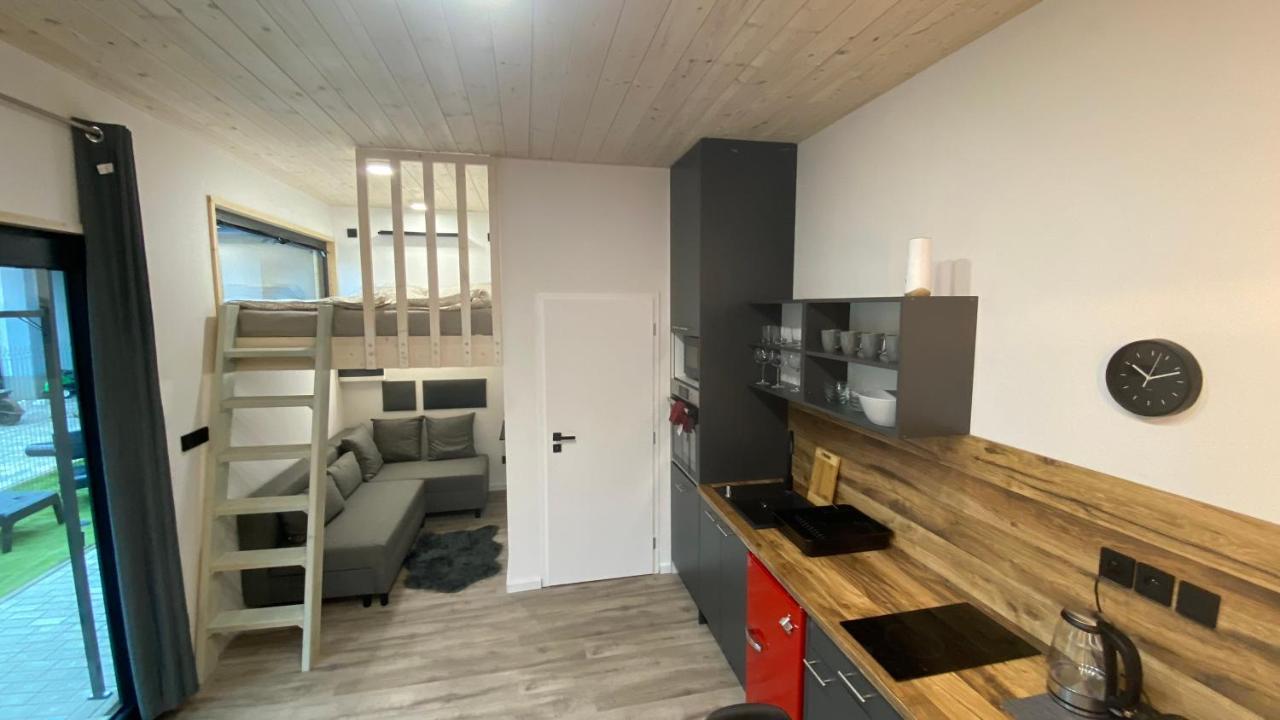 Tiny House Lägenhet Pardubice Exteriör bild