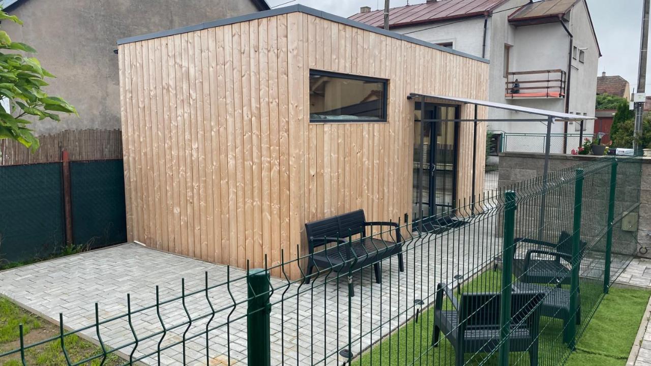 Tiny House Lägenhet Pardubice Exteriör bild